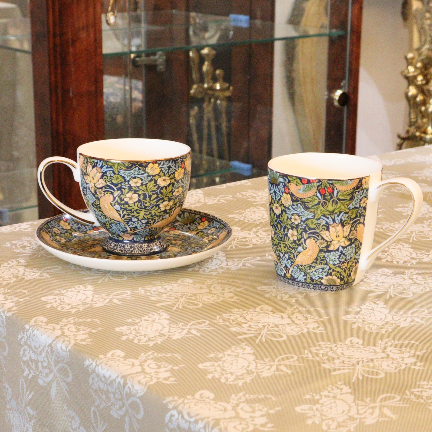 マグカップ ロイヤルアーデン 陶器 バード&ストロベリー いちご泥棒