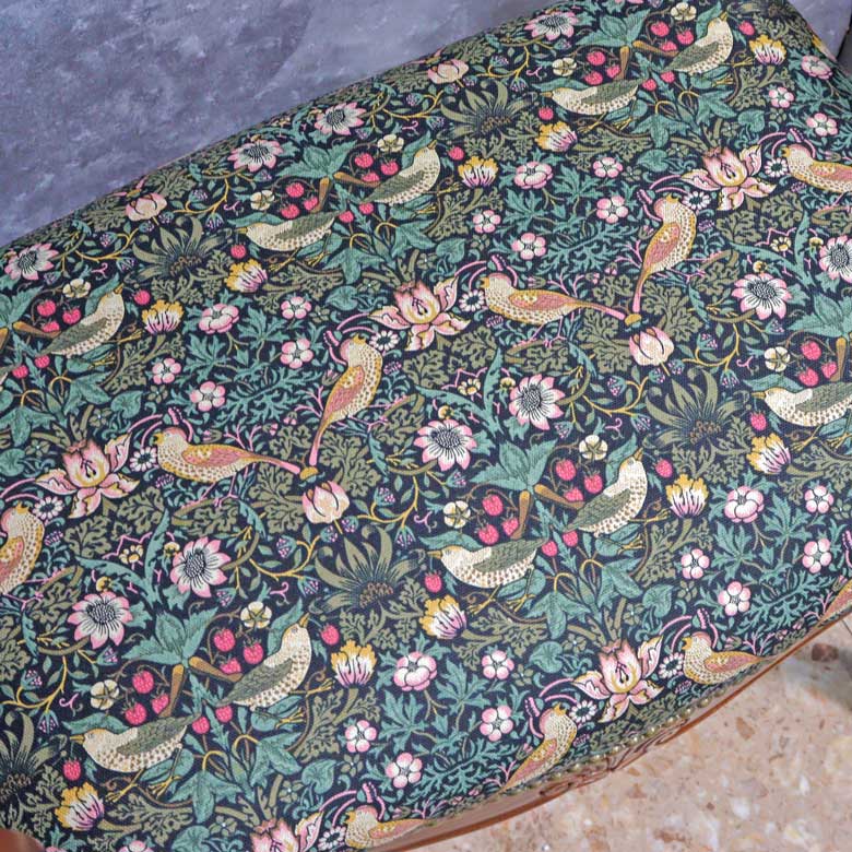 肘付きスツール いちご泥棒 グリーン 木製 ベンチ 猫脚 イタリア 完成品 ブラウン いちご泥棒 ベスト・オブ・モリス