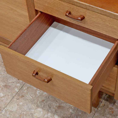 イギリス ヴィンテージ チーク材 ライティングビューロー付き キャビネット サイドボード