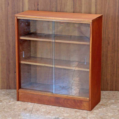 ガラス戸付きブックケース  本棚 チーク ヴィンテージ 木製 レトロ ミッドセンチュリー 北欧
