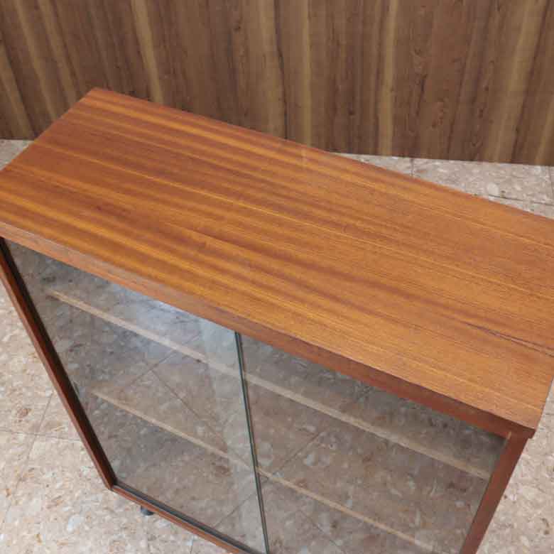 ガラスキャビネット ヴィンテージ イギリス ブックケース メタルレッグ