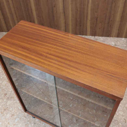 ガラスキャビネット ヴィンテージ イギリス ブックケース メタルレッグ