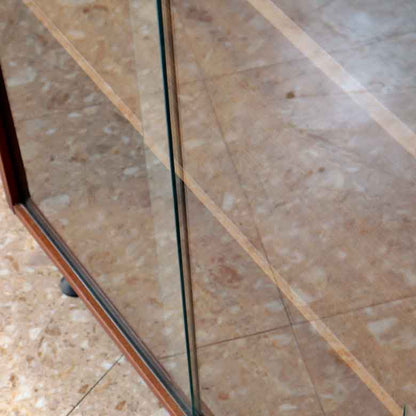 ガラスキャビネット ヴィンテージ イギリス ブックケース メタルレッグ