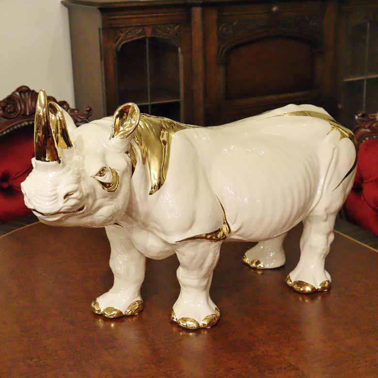 イタリア サイ AHURA 陶器 置物 オブジェ 風水 縁起物 リノ ライナセロス アイボリーゴールド