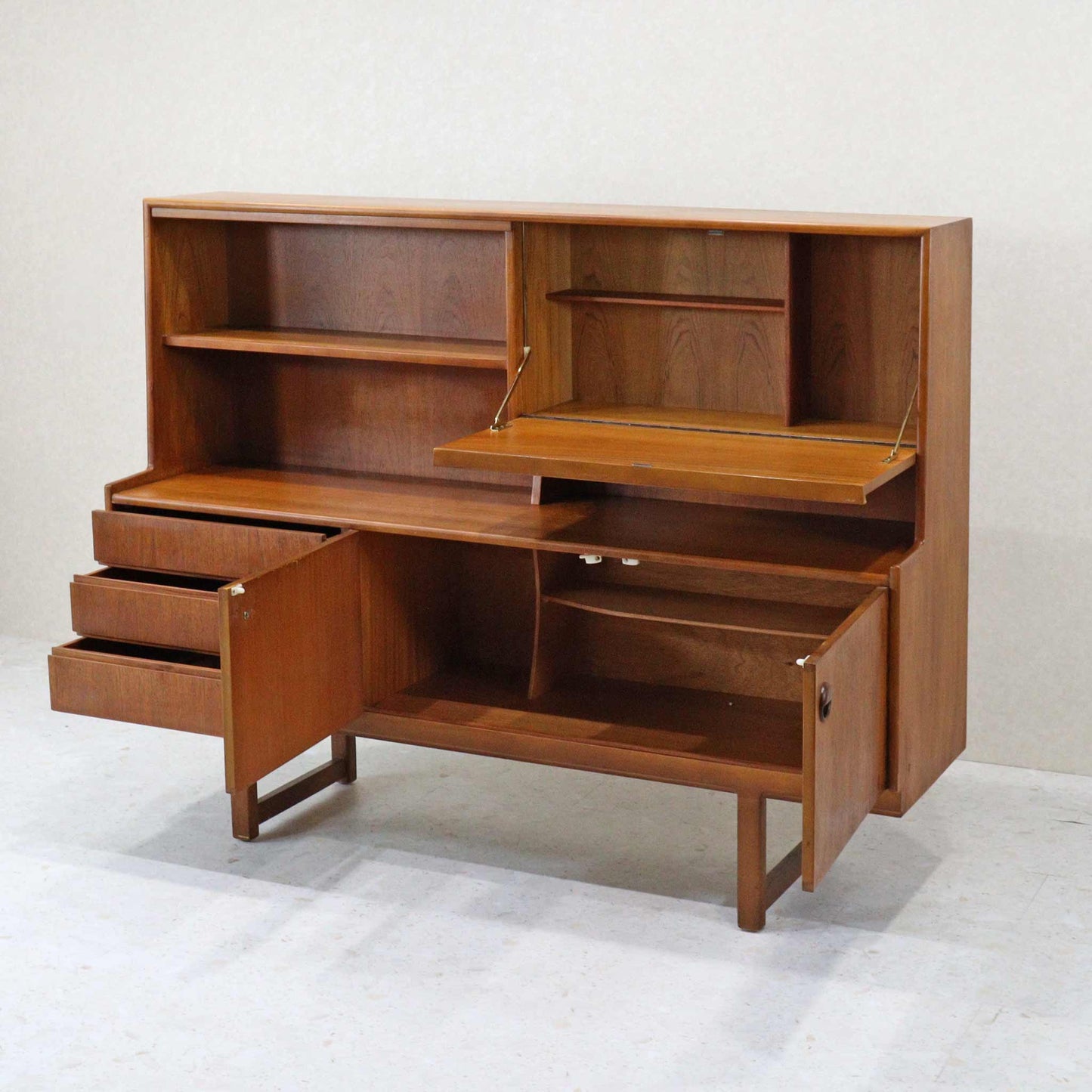 キャビネット ポートウッドファニチャー Portwood funiture ヴィンテージ サイドボード