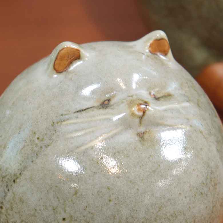猫の置物 まるまるネコ 小 陶器