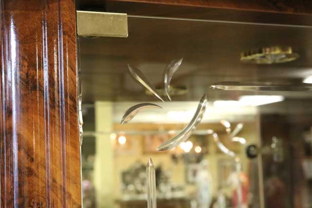 サルタレッリ アマルフィ 2ドアキャビネット ウォールナット カップボード