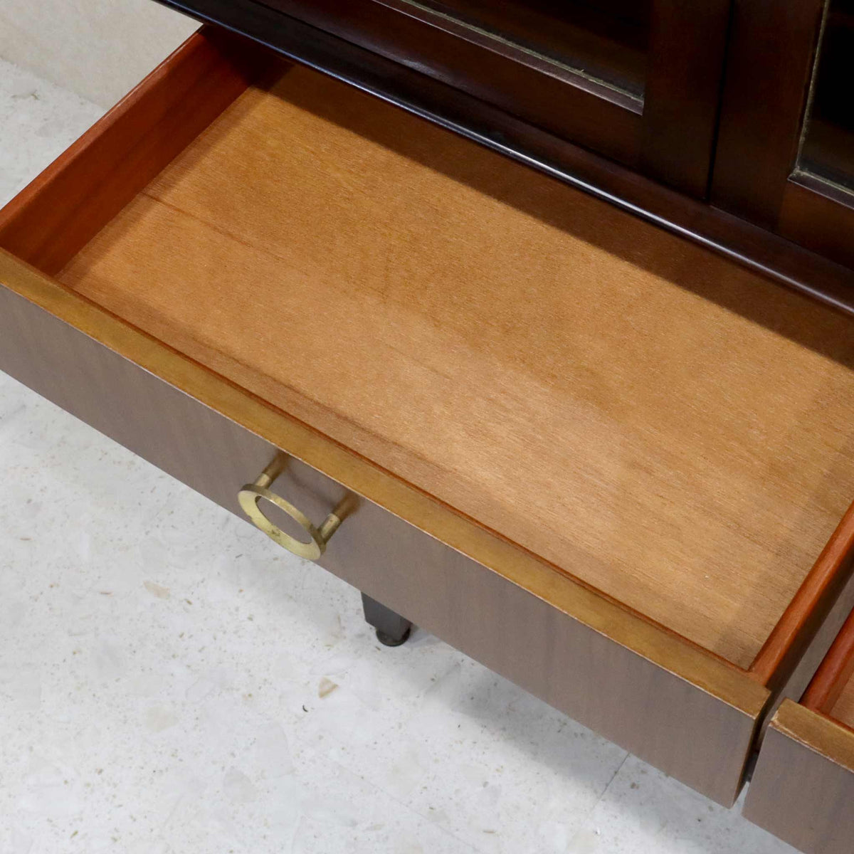 ガラスキャビネット / サイドボード 飾り棚 カップボード 真鍮調ハンドル ミッドセンチュリー 1960s 1970s イギリス