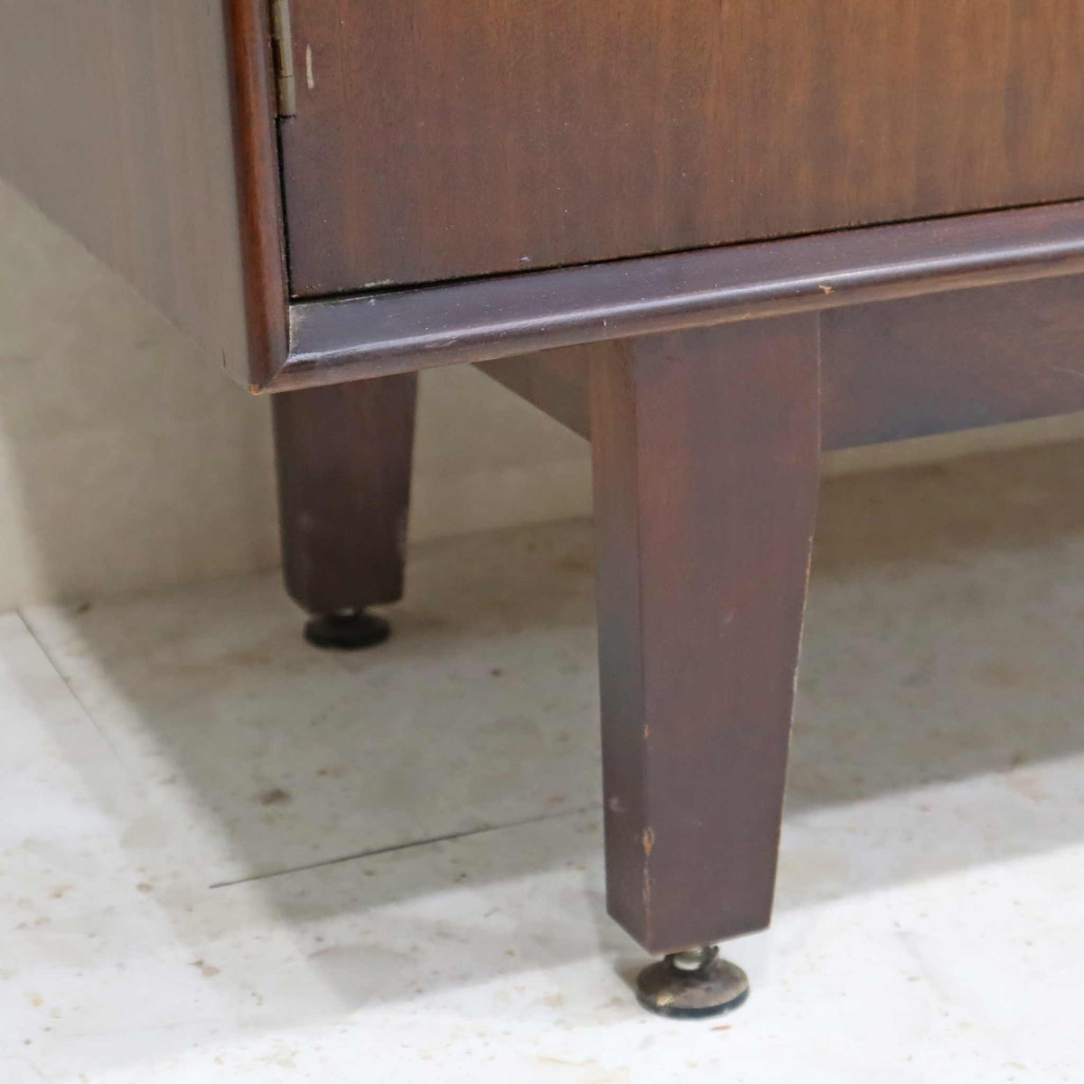 ガラスキャビネット / サイドボード 飾り棚 カップボード 真鍮調ハンドル ミッドセンチュリー 1960s 1970s イギリス