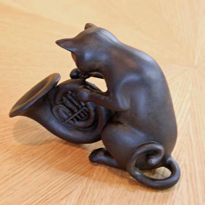 樹脂製 猫のオーケストラ ホルン アンティーク調 ブラック 猫雑貨