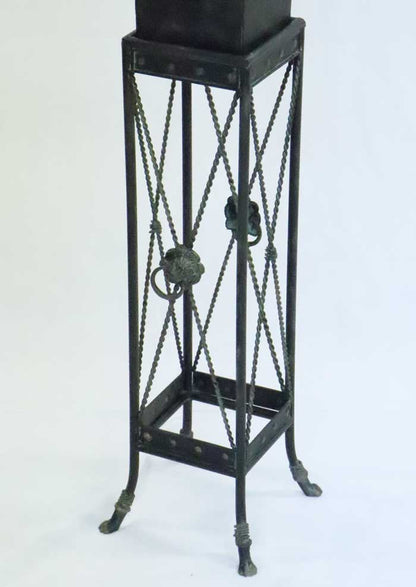 アイアンプランター スタンド付きプランター ライオンモチーフ ロートアイアン