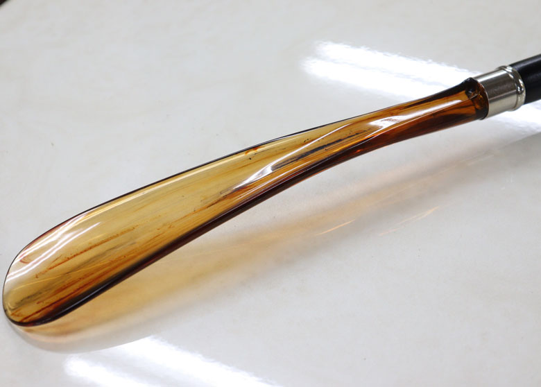 シューホーン 靴ベラ 69cm シルバー べっ甲調 鷲 イタリア製