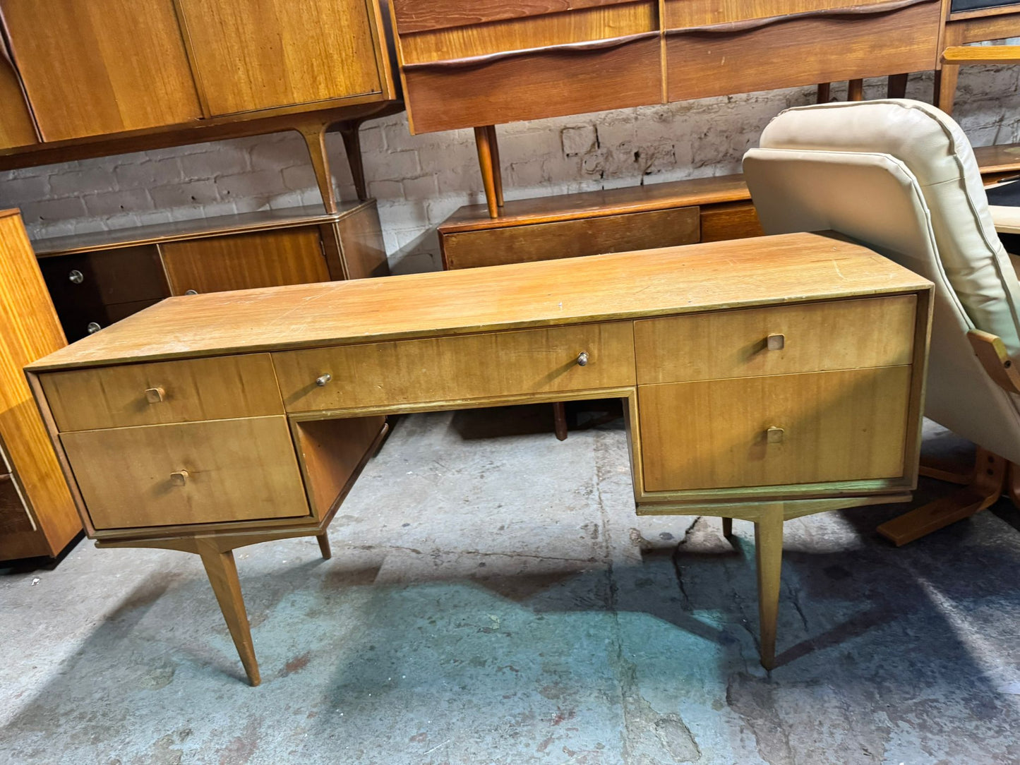 ＜入荷前先行予約＞ デスク マッキントッシュ Mcintosh ライティング ミッドセンチュリー