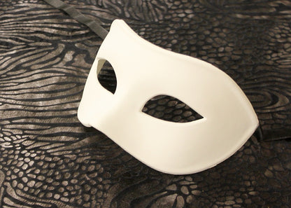 ベネチアンマスク カーニバルマスク 仮面 ハーフ ホワイト 無地 イタリア製 ゴージャス ヴェネチアン マスケラ デコ素材