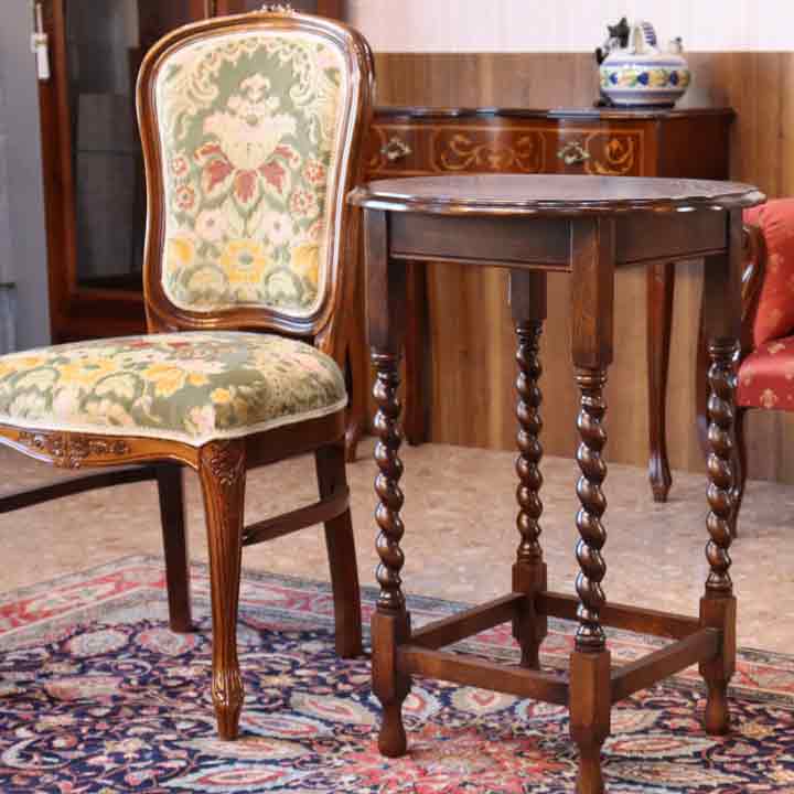 ツイストレッグテーブル 53cm 木製 ラウンドテーブル オーク 完成品 レトロ