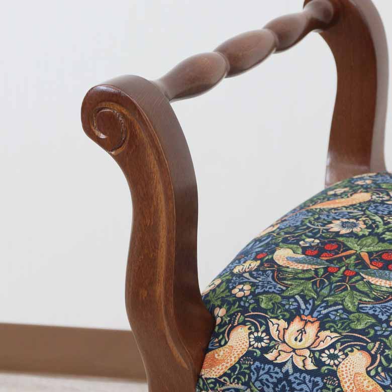 肘付きスツール いちご泥棒 ブルー 木製 ベンチ 猫脚 イタリア 完成品 ブラウン いちご泥棒 ベスト・オブ・モリス