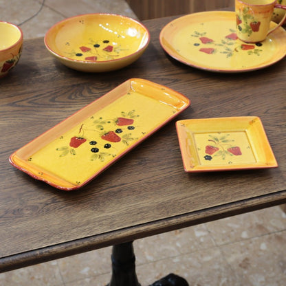 ポルトガル製 角型プレートS 15cmストロベリー 陶器 ベリー柄