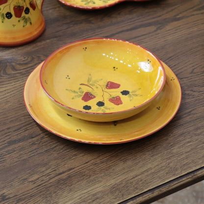 ポルトガル製 ラウンドプレート パスタ皿 21cm ストロベリー 陶器 ベリー柄