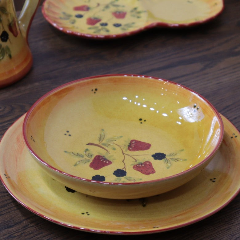 ポルトガル製 ラウンドプレート パスタ皿 21cm ストロベリー 陶器 ベリー柄