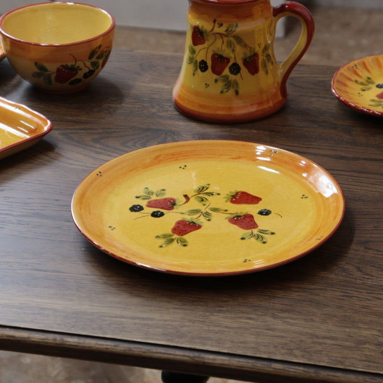 ポルトガル製 ディナープレート 丸皿 25cm ストロベリー 陶器 ベリー柄