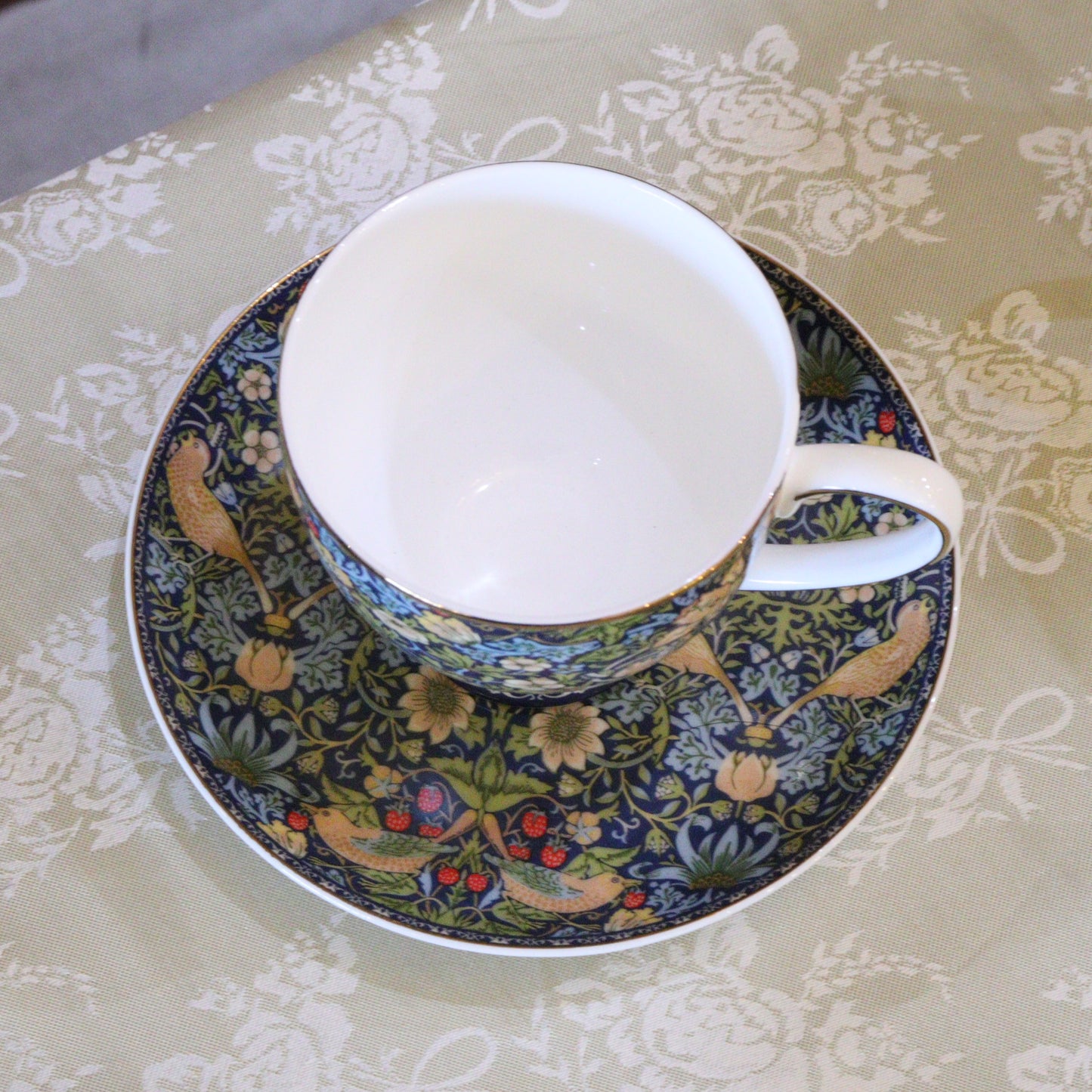 カップ&ソーサー ロイヤルアーデン 陶器 バード＆ストロベリー いちご泥棒