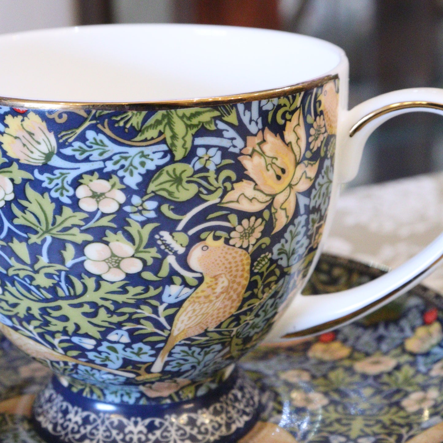 カップ&ソーサー ロイヤルアーデン 陶器 バード＆ストロベリー いちご泥棒