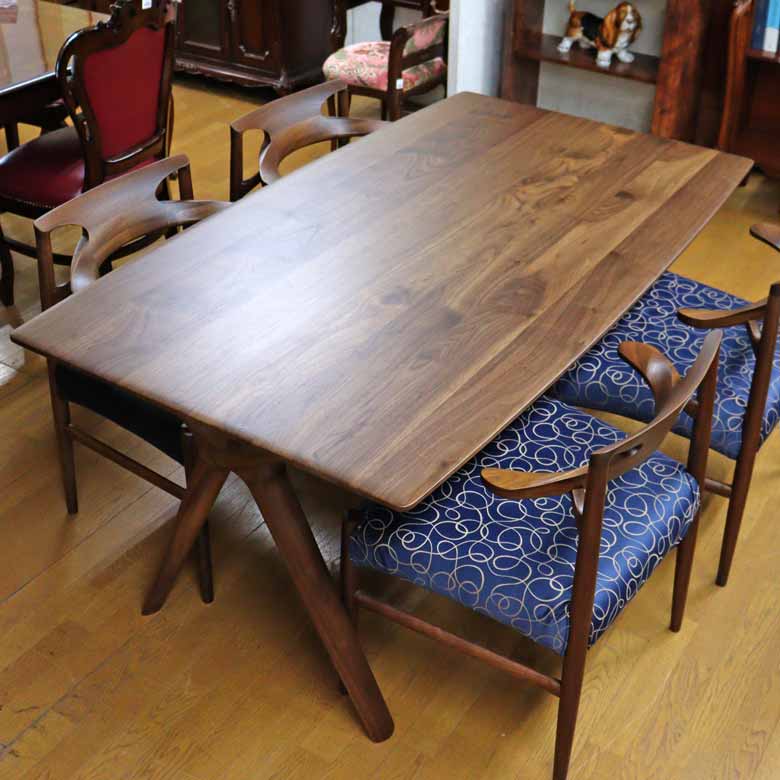 ラディウス ダイニングテーブル / RADIUS TABLE 食卓 – 輸入家具