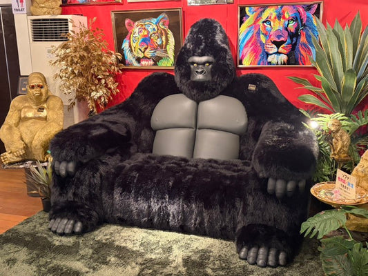 究極のインパクト！ゴリラ型ソファ
