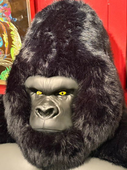 究極のインパクト！ゴリラ型ソファ