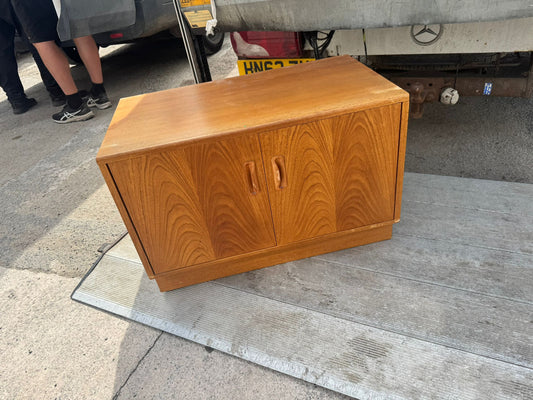 スモールサイドボード G-PLAN ローキャビネット イギリス Fresco フレスコ