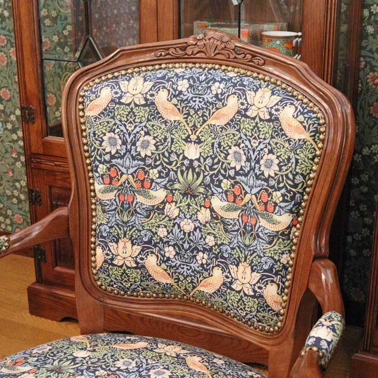 イタリア 一人がけ ソファ 木製 いちご泥棒